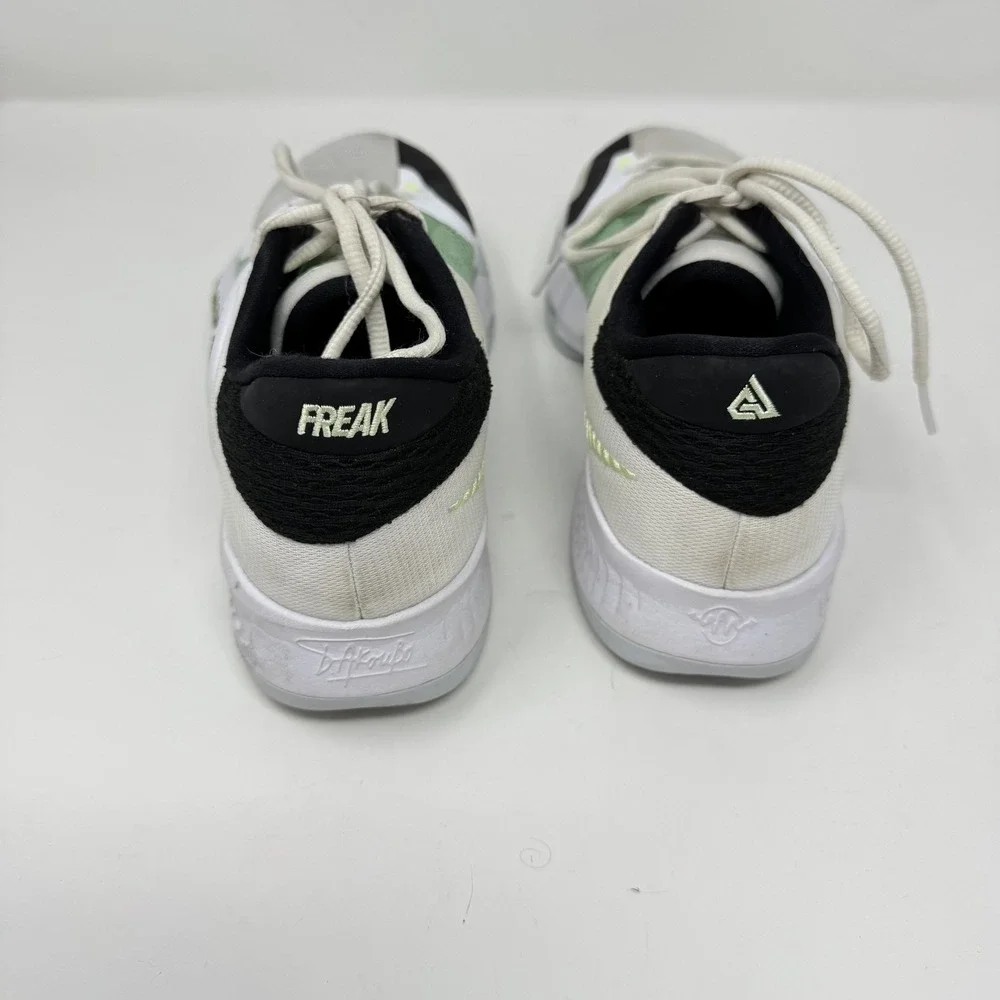 Nike zoom freak
